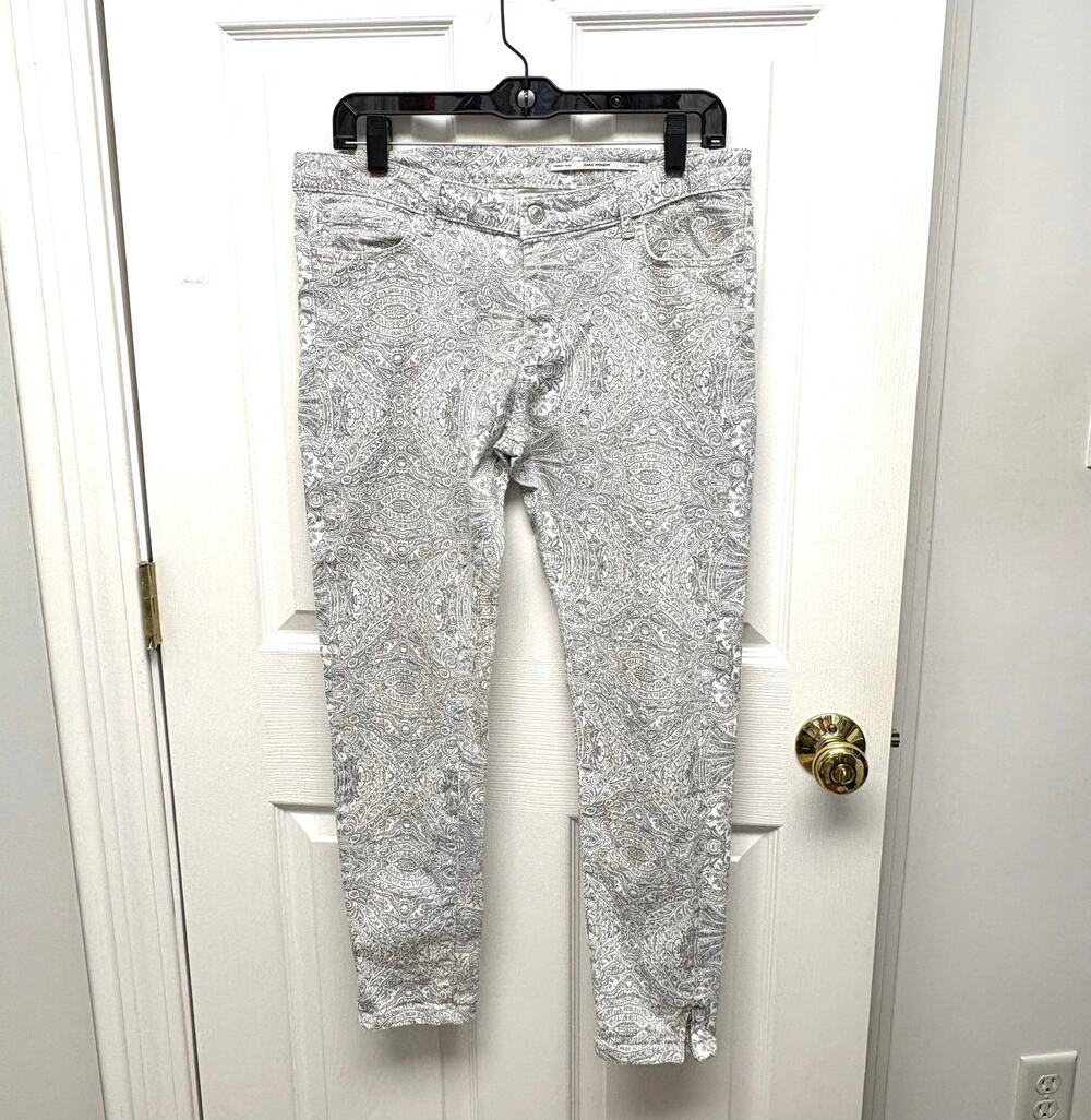 Zara Woman Jeans White with Black Paisley Pants Medium Rise, Slim Fit, Size 10